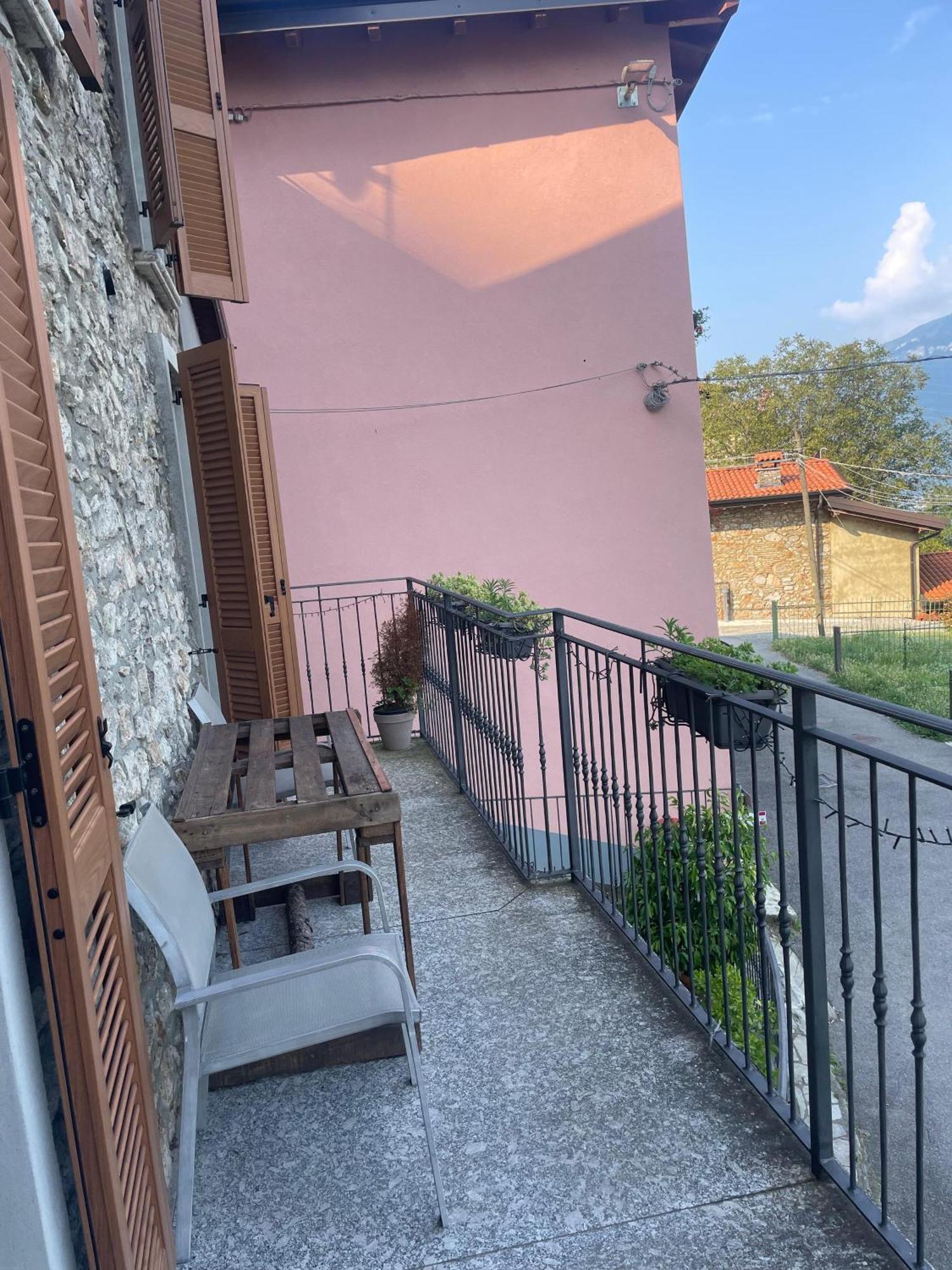 Stone House: Fairytale Flat With Magic Lake View Bellano Buitenkant foto